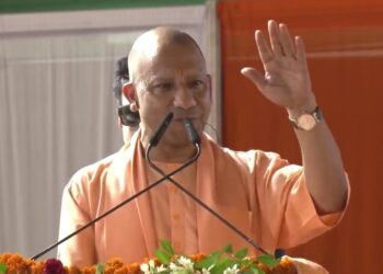 आज जब कोई धमकी देता है कि दंगा करवा देंगे तो मैं कहता हूं-  आओ बच्चू, मैं तुम्हें दंगा कराना सिखा देता हूं कि कैसे दंगा होता है… सुनिए