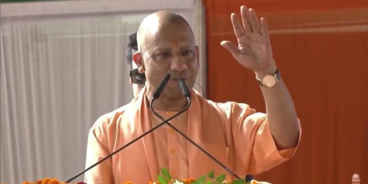 आज जब कोई धमकी देता है कि दंगा करवा देंगे तो मैं कहता हूं-  आओ बच्चू, मैं तुम्हें दंगा कराना सिखा देता हूं कि कैसे दंगा होता है… सुनिए