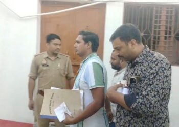 ₹1 लाख की रिश्वत लेते रंगे हाथ पकड़ा गया राहुल बाबू! एंटी करप्शन की बड़ी कार्रवाई, मचा हड़कंप
