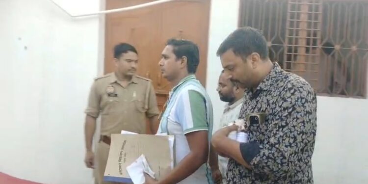 ₹1 लाख की रिश्वत लेते रंगे हाथ पकड़ा गया राहुल बाबू! एंटी करप्शन की बड़ी कार्रवाई, मचा हड़कंप