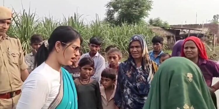 कलेक्टर हो तो इन मैडम जैसा “बुखार हुआ है आपको, मौसम ठंडा हुआ है, मैं देखती हूं अगर मेरे बैग में दवाई होगी।