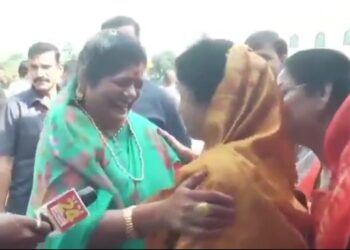 🔥 पूर्व महिला मंत्री ने वर्तमान महिला मंत्री को दिया CM बनने का आ