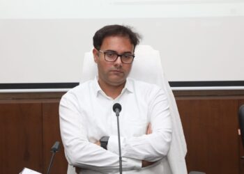 फौती नामांतरण आदेश का अमल नहीं करने पर पटवारी की एक वेतन वृद्धि रोकी