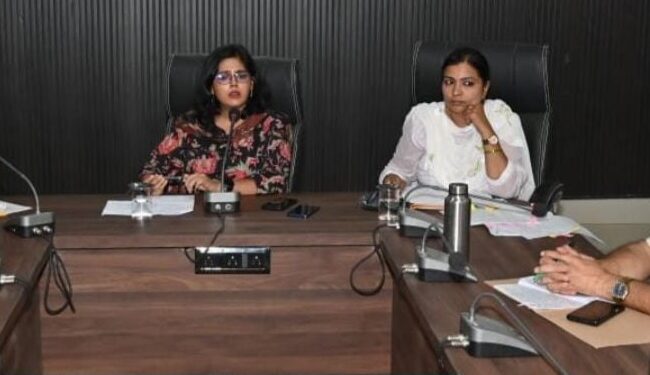 निगमायुक्त सुश्री परिहार ने ऑनलाइन राजस्व सेवाओं को समयबद्ध बनाने दिए निर्देश