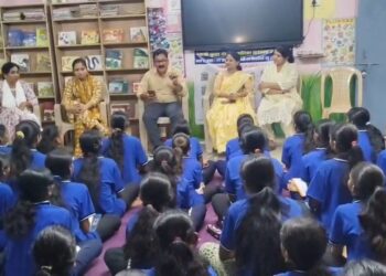 डाइट की टीम ने ढीमरखेड़ा की विभिन्न शालाओं का भ्रमण कर शैक्षणिक गुणवत्ता का लिया जायजा  एफएलएन प्रशिक्षण में शिक्षकों और बालिका छात्रावास में छात्राओं से किया संवाद