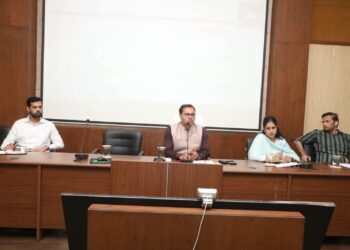 कलेक्टर ने लापरवाह अधिकारियों के प्रति जताई नाराजगी