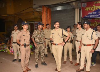 *श्री कृष्ण जन्माष्टमी पर्व को लेकर कटनी पुलिस अलर्ट, श्रद्धालुओं की सुरक्षा के लिए पुख्ता इंतजाम* *प्रमुख मंदिरों एवं भीड़भाड़ वाले स्थानों पर पर्याप्त पुलिस बल तैनात, महिला पुलिस कर्मचारियों की भी लगाई गई ड्यूटी*