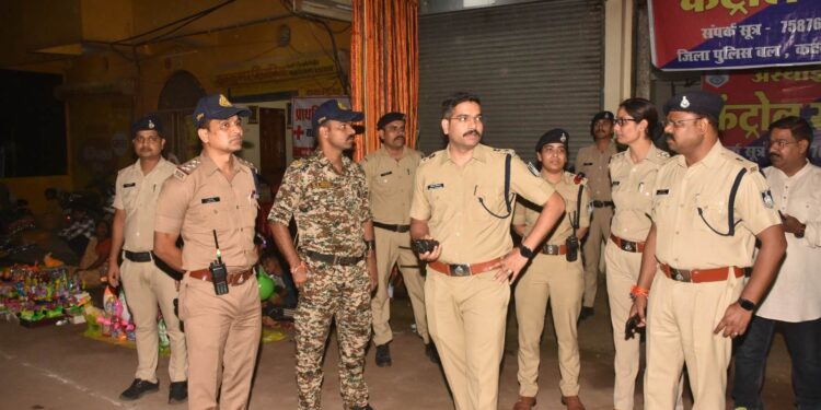 *श्री कृष्ण जन्माष्टमी पर्व को लेकर कटनी पुलिस अलर्ट, श्रद्धालुओं की सुरक्षा के लिए पुख्ता इंतजाम* *प्रमुख मंदिरों एवं भीड़भाड़ वाले स्थानों पर पर्याप्त पुलिस बल तैनात, महिला पुलिस कर्मचारियों की भी लगाई गई ड्यूटी*