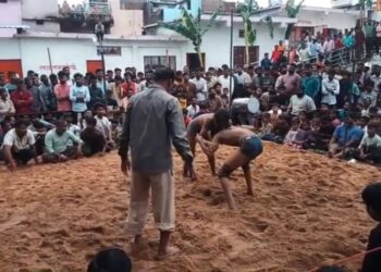 बरही के श्री राम मंदिर में विशाल दंगल व श्री कृष्ण जन्मोत्सव की रही धूम हजारों श्रद्धालुओं की मौजूदगी में देर रात तक चला आयोजन, विजयी पहलवानों को किया गया सम्मानित