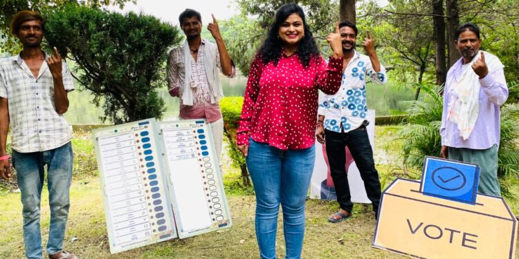 त्रि-स्तरीय पंचायत उप-चुनाव: 29 सितंबर को वोटिंग  पंचायत उपनिर्वाचन के इस महापर्व में अपनी सक्रिय भागीदारी निभाने हो जाईये तैयार – सारिका घारू