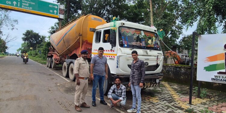 उमरियापान पुलिस का अवैध मादक पदार्थों के खिलाफ कड़ा प्रहार: 720 ग्राम गांजे के साथ तस्कर गिरफ्तार