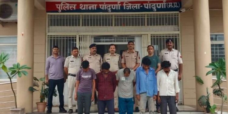 *कॉम्बिंग गश्त के दौरान स्थाई एवं गिरफ्तारी वारंटियों पर प्रभावी कार्रवाई*