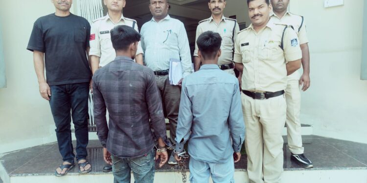 उमरियापान पुलिस का ‘ऑपरेशन क्लीन’: अड़ीबाजी व मारपीट करने वाले बदमाशों पर 24 घंटे में ताबड़तोड़ एक्शन, 02 शातिर आरोपी गिरफ्तार, 01 नाबालिग निरूद्ध