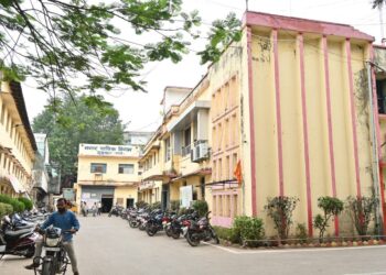 *राजस्व-जलकर समीक्षा बैठक से गैरहाजिर 22 कर्मियों को नोटिस जारी*