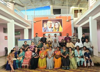 कटनी ब्लड डोनर एंड वेलफेयर सोसाइटी द्वारा “पितरों की याद में सेवा-भोज” कार्यक्रम का आयोजन दद्दाधाम वृद्धाश्रम में किया गया।