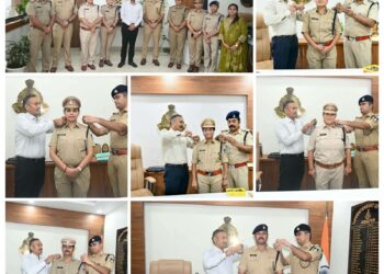 *सूबेदार के पद से पदोन्नत हुये 3 रक्षित निरीक्षकों तथा उप निरीक्षक के पद से पदोन्नत हुये 8 निरीक्षकों केे कंधों पर लगाया गया तीसरा सितारा*