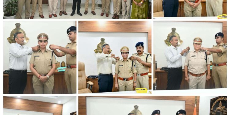 *सूबेदार के पद से पदोन्नत हुये 3 रक्षित निरीक्षकों तथा उप निरीक्षक के पद से पदोन्नत हुये 8 निरीक्षकों केे कंधों पर लगाया गया तीसरा सितारा*