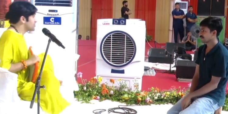 बाबा जी ने कहा चैंटिग सेंटिंग दौनो मेरे पास देखिए कैसे खोली पोल