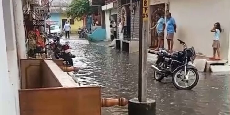 जालपा देवी वार्ड के शक्तिनगर में घरों में घुसा पानी, रहवासियों का जीना हुआ दुश्वार* VIDEO