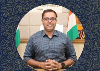 टूटी छत के नीचे बच्चे, कम पोषण आहार और 2019 से निरीक्षण गायब पर्यवेक्षक को कलेक्टर का नोटिस