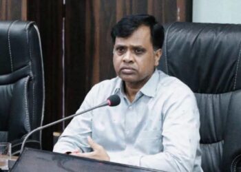 कलेक्टर नरेंद्र कुमार सूर्यवंशी के निर्देश पर 15 पटवारी पर की गई निलंबन की कार्रवाई.