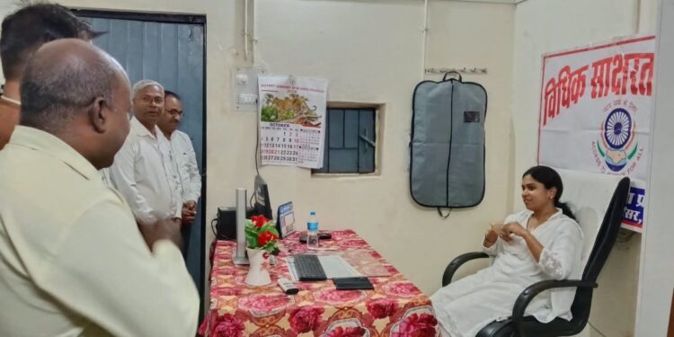 ढीमरखेड़ा में विधिक साक्षरता शिविर आयोजित, सामाजिक न्याय से जुड़े विषयों की दी जानकारी