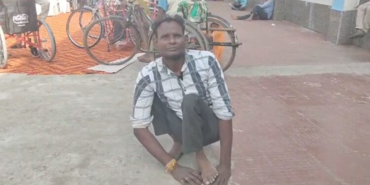 कई वर्षों से करौंदी कला के आदिवासी दिव्यांग को साइकिल की आस, चौथे शिविर में भी खाली हाथ