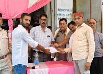 ग्राम पंचायत सलैया सिहोरा की बदहाली पर ग्रामीणों का फूटा आक्रोश, युवाओं ने खोला मोर्चा  मुख्यमंत्री के नाम 10 सूत्रीय ज्ञापन, कार्रवाई नहीं हुई तो आंदोलन की चेतावनी
