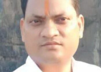 *मध्यप्रदेश राजस्व अधिकारी (कनिष्ठ प्रशासनिक सेवा) संघ ने स्वामित्व योजना के कार्यों से विरत रहने का सौंपा ज्ञापन*