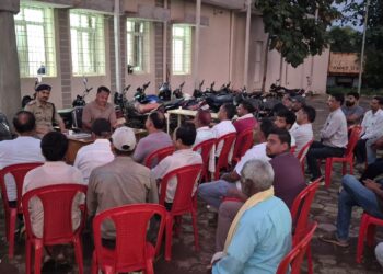 *बड़वारा थाना में शांति समिति की बैठक संपन्न* *नवरात्रि एवं दशहरा पर्व को शांतिपूर्ण एवं सौहार्दपूर्ण वातावरण में मनाने की अपील*