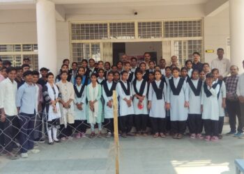 छात्राओं ने किया रीठी थाने का शैक्षणिक भ्रमण, साइबर अपराध से बचाव और यातायात नियमों की ली जानकारी,,,