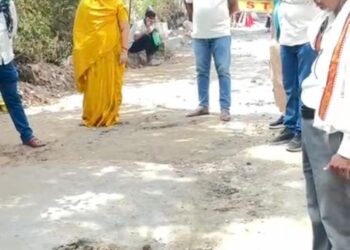 सीवरेज कंपनी के लापरवाही पूर्वक कार्यों को लेकर नपाध्यक्ष नीतू यादव ने दी चेतावनी,रेस्टोरेशन कार्य में गड़बड़ी..!