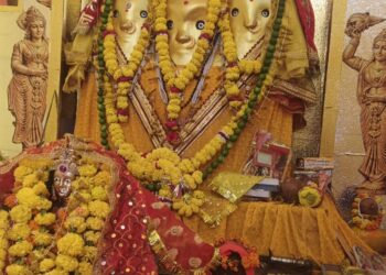 🚩🔱 ।। जय माँ बगलामुखी ।। जय बाबा काल भैरव ।। 🔱🚩 🌺✨ दर्शन कीजिए माँ बगलामुखी के भव्य एवं दिव्य स्वरूप के! ✨🌺