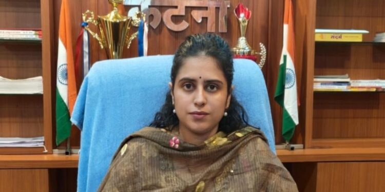 *पंचायत भवनों से ही चलेंगे ग्राम पंचायतों के कार्यालय, लापरवाही पर होगी कार्रवाई* *जिला पंचायत सीईओ सुश्री कौर ने जनपद स्तरीय अधिकारियों को दिए आवश्यक सख्त निर्देश*