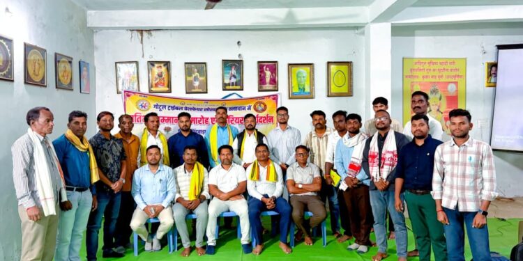 *जल, जंगल और जमीन के अधिकारों पर इमलीखेड़ा गोटूल में एक दिवसीय कार्यशाला सम्पन्न*  *ग्रामसभा में पूर्ण कोरम के साथ प्रस्ताव पारित करना अधिकार प्राप्त करने के लिए अनिवार्य – पेसा जिला समन्वयक श्री टेकाम*।