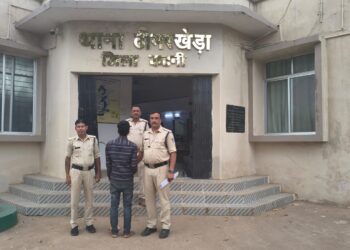 ढीमरखेडा पुलिस द्वारा मोटर सायकिल चोरी के प्रकरण में फरार आरोपी को किया गिरफतार