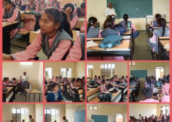 विद्यार्थियों को अरहर उत्पादन की धरवाड़ पद्धति का प्रशिक्षण दिया गया।
