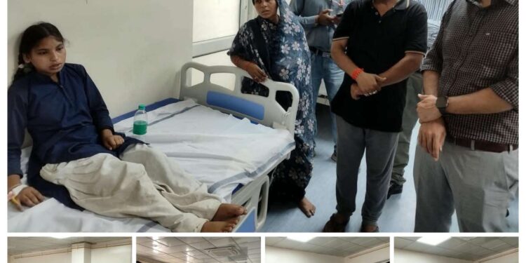 *कलेक्टर-एसपी ने अस्पताल पहुंचकर जाना घायलों का हाल*