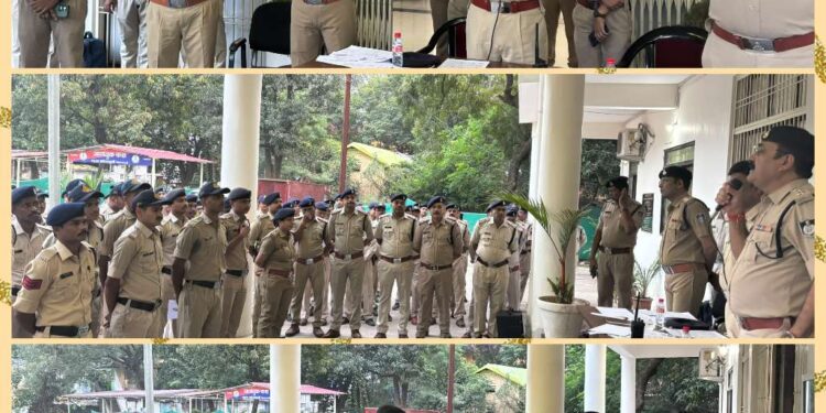 *दुर्गा पूजा विर्सजन एवं दशहरा पर्व की सुरक्षा व्यवस्था को लेकर अतिरिक्त पुलिस अधीक्षक ने की ब्रीफिंग*