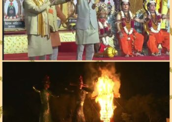 दिल्ली – PM मोदी ने रावण दहन किया !!