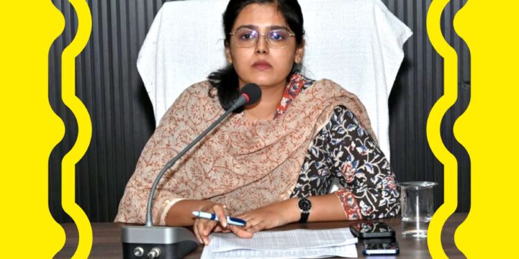 *निगमायुक्त ने की एक और बड़ी कार्यवाही*  *जर्जर भवन तोड़ने के प्रकरण में उदासीनता बरतने पर उपयंत्री संजय मिश्रा निलंबित*