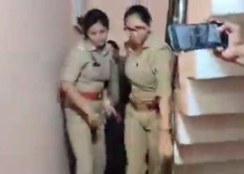 होटल के कमरे में 9 दिन से साथ थे 26 साल का युवक और 46 साल की महिला, पंखे से लटकी मिली दोनों की लाशें!