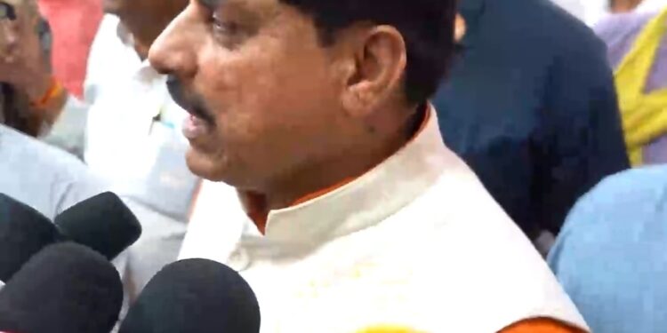 आज पांढुर्णा आना हुआ। पांढुर्णा मध्यप्रदेश का 55वां जिला है। वर्ष 2023 में जिले की घोषणा के बाद से सरकार लगातार विकास के लिए पर्याप्त धनराशि, जिला कार्यालयों और आवश्यक पदों की स्वीकृति दे रही है।
