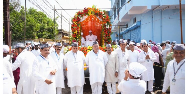 माधवनगर में हरेमाधव वर्सी पर्व की धूम, भव्य शोभायात्रा में उमड़ा श्रद्धा का सैलाब बैंड-बाजों, ढोल-नगाड़ों और जयकारों से गूंजा माधवनगर, सतगुरु सांईं ईश्वरशाह साहिब के दर्शन के लिए उमड़े श्रद्धालु; सेवा, भक्ति और समर्पण का दिखा अनूठा संगम