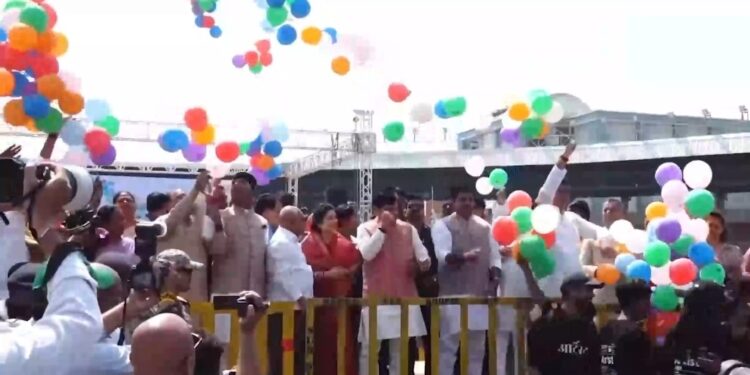 मोदी जी के 25 वर्ष का नेतृत्व, सेवा और समर्पण को CM मोहन यादव ने किया नमन