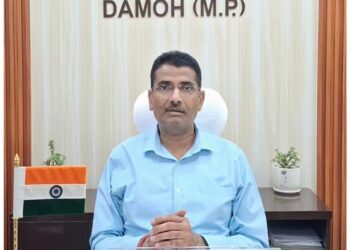 🚨 राजस्व विभाग में बड़ा एक्शन! SDM पद से हटाए गए, तहसीलदार और रीडर सस्पेंड, 7 अधिकारियों को नोटिस जारी