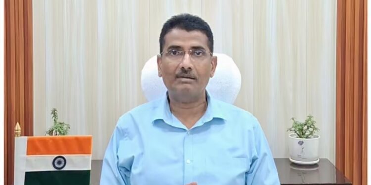 🚨 राजस्व विभाग में बड़ा एक्शन! SDM पद से हटाए गए, तहसीलदार और रीडर सस्पेंड, 7 अधिकारियों को नोटिस जारी