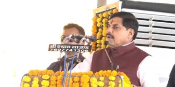 🚨 कांग्रेस के दौर में गड्ढों में सड़क और अंधेरे में जनता! CM मोहन यादव ने गिनाईं पुरानी सरकार की खामियां