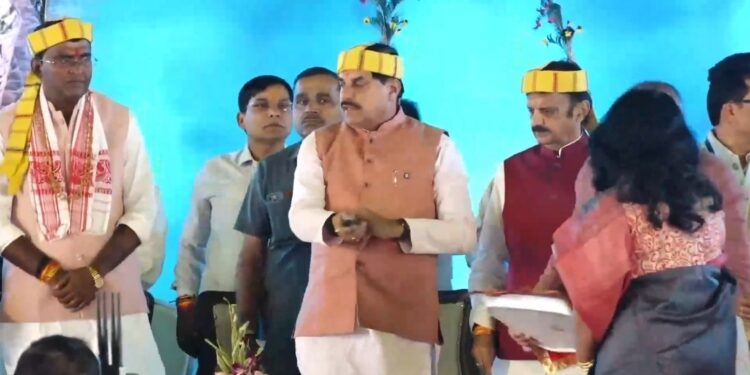 शहडोल में CM मोहन यादव का बड़ा ऐलान! 8.66 लाख तेंदूपत्ता संग्राहकों के खातों में बोनस राशि अंतरित