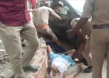 ट्रिपल मर्डर कांड का VIDEO ताबड़तोड़ गोलीबारी कर की हत्या हुई  चबूतरे के विवाद में एक परिवार के 3 लोगों की हत्या